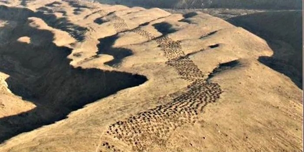 秘鲁山谷惊现1500米长的神秘孔带：至今不知道是做什么的