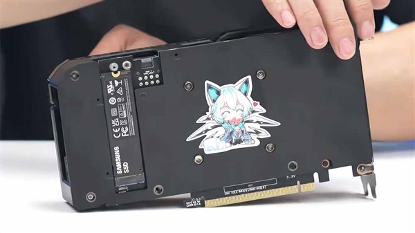 华硕全球首发RTX 4060 Ti神卡：能扩展M.2 SSD