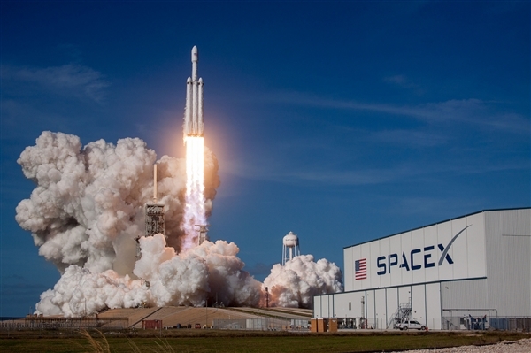 SpaceX预测今年营收翻倍至80亿美元：未来可能比特斯拉还值钱！